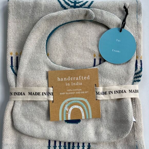BABY BLANKET & BIB SET HANUKKAH IVORY & BLUE NWT - Picture 6 of 8